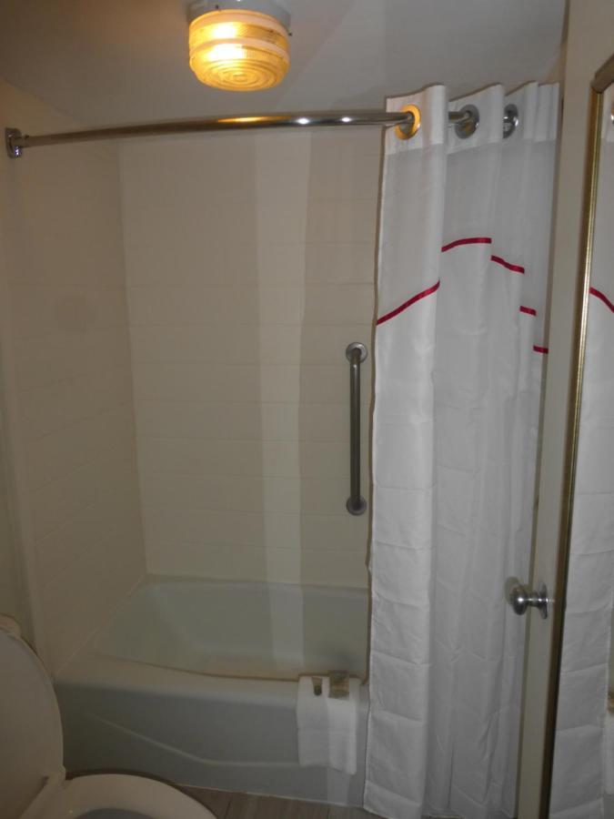 Red Roof Inn Tallahassee East Bagian luar foto